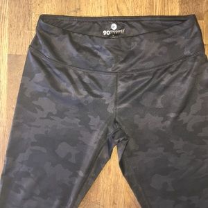 90 degrees camo, athletic leggings.